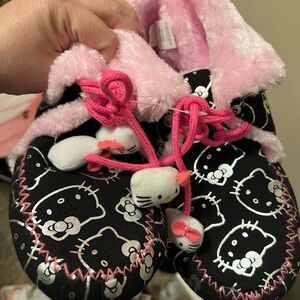 NWT Hello Kitty slippers